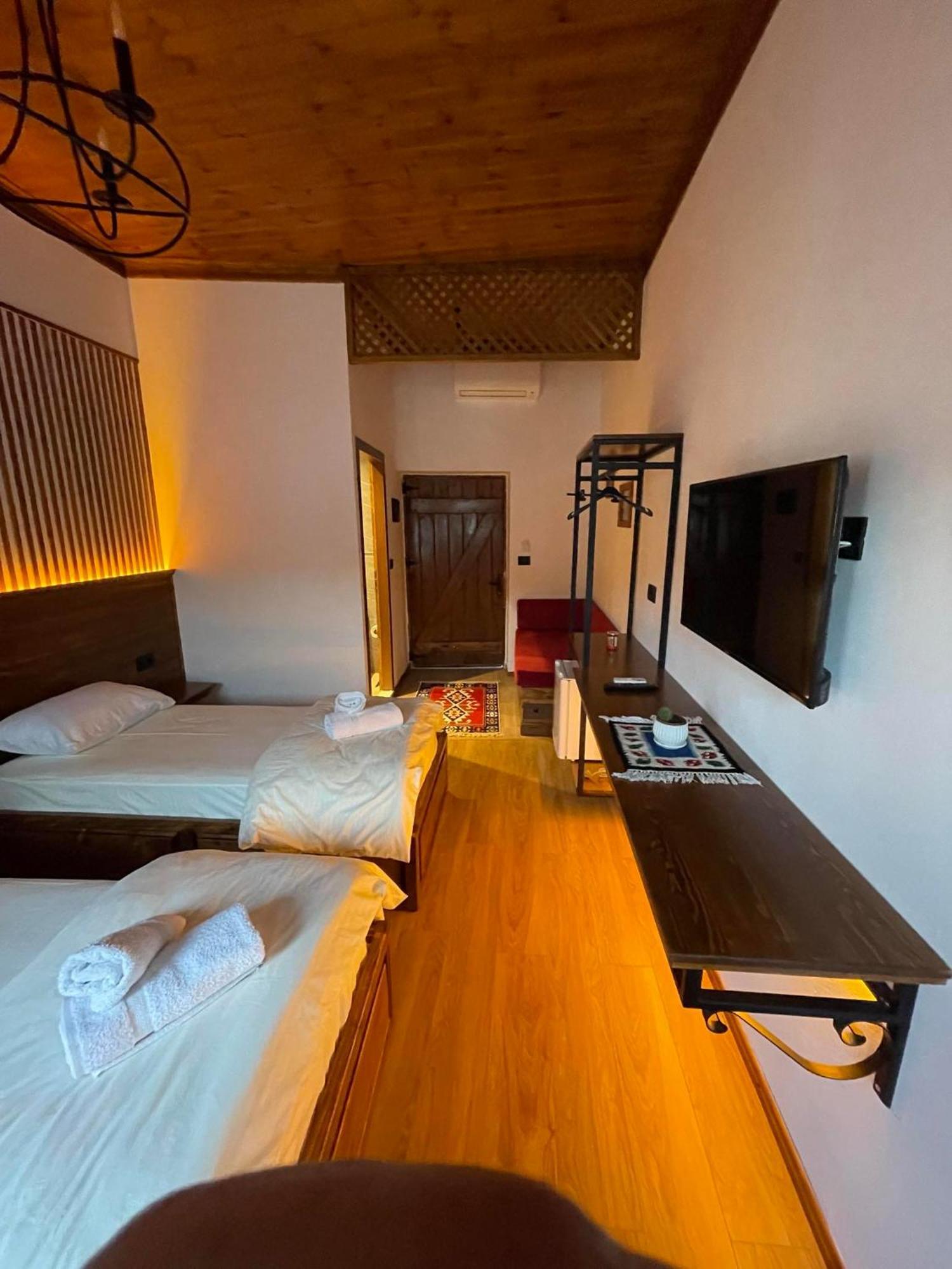 Grey Stone Hotel Gjirokaster Luaran gambar