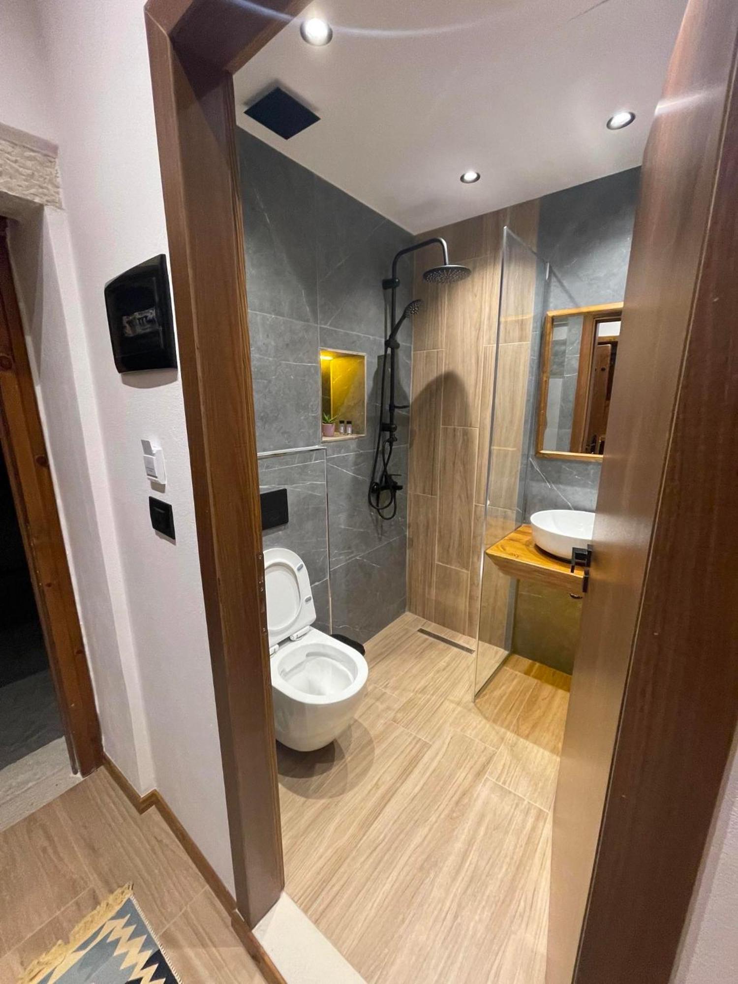 Grey Stone Hotel Gjirokaster Luaran gambar