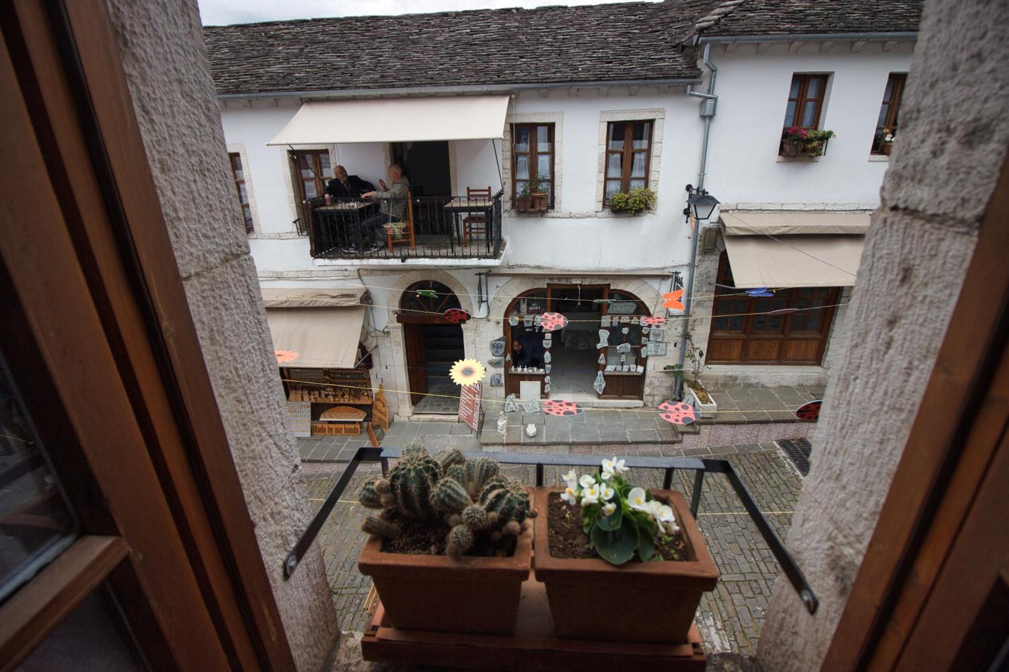 Grey Stone Hotel Gjirokaster Luaran gambar