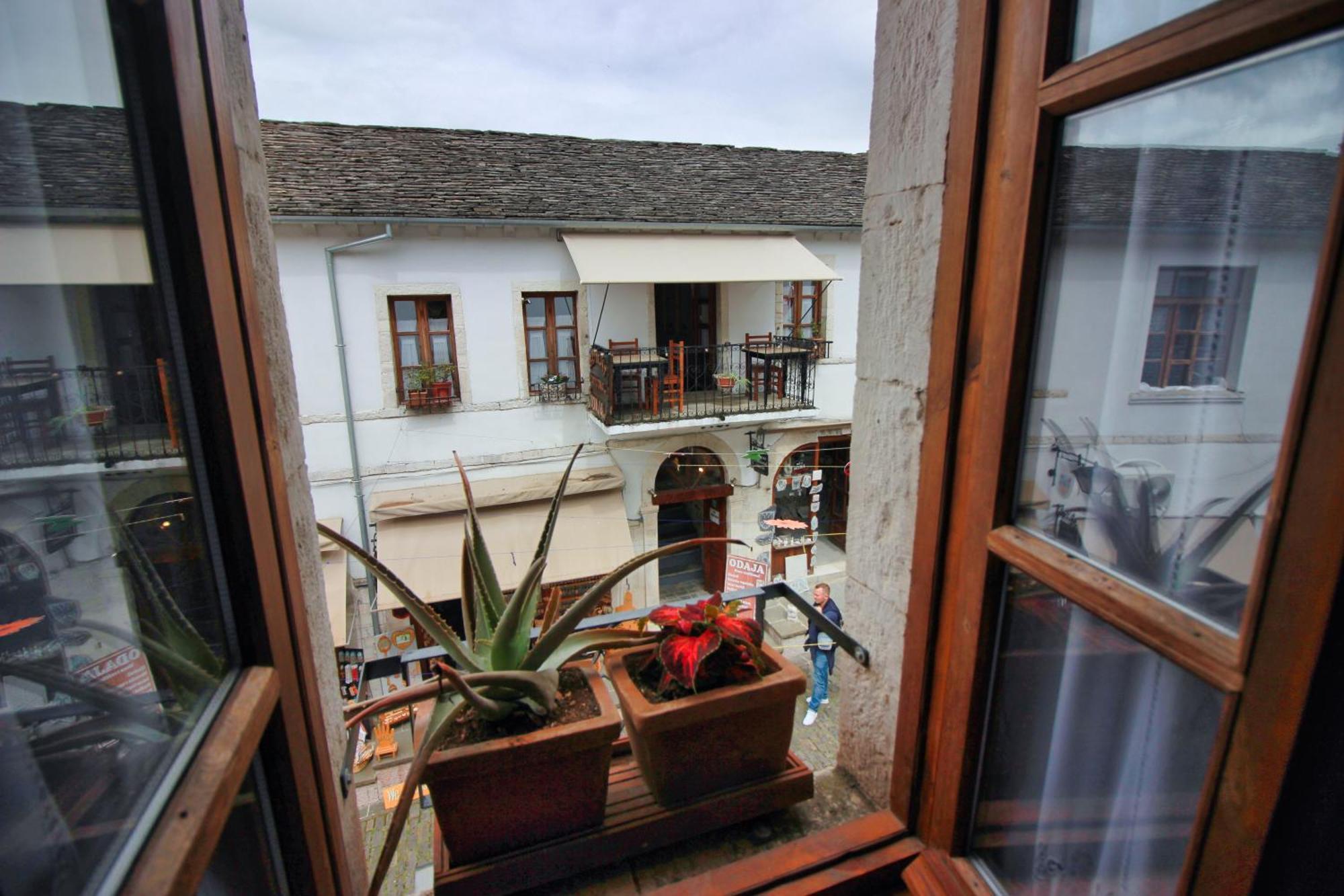 Grey Stone Hotel Gjirokaster Luaran gambar