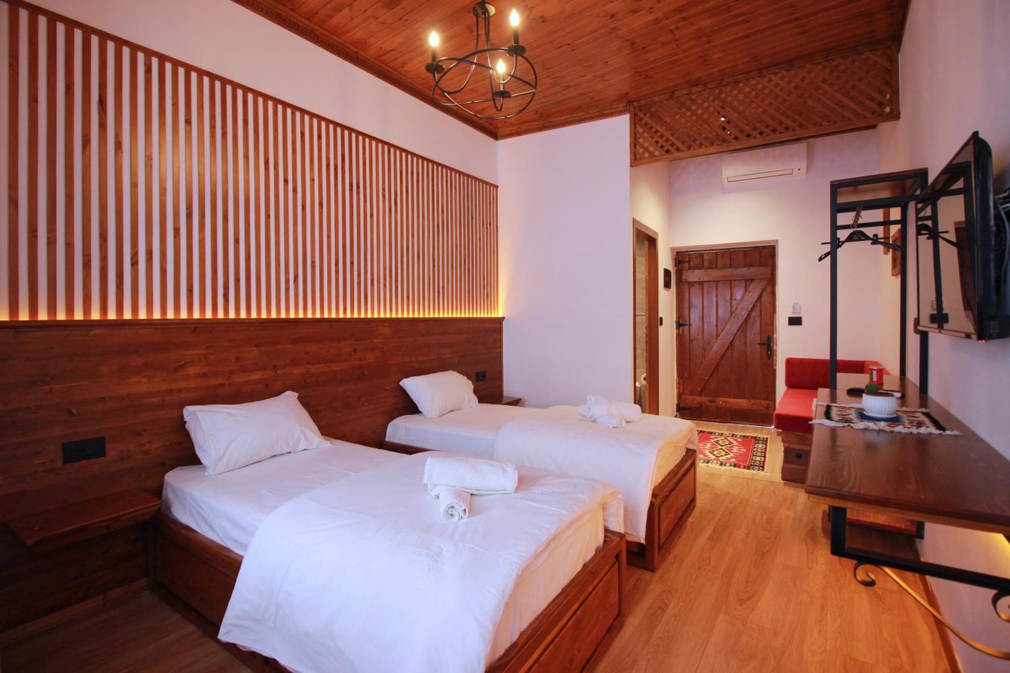 Grey Stone Hotel Gjirokaster Luaran gambar