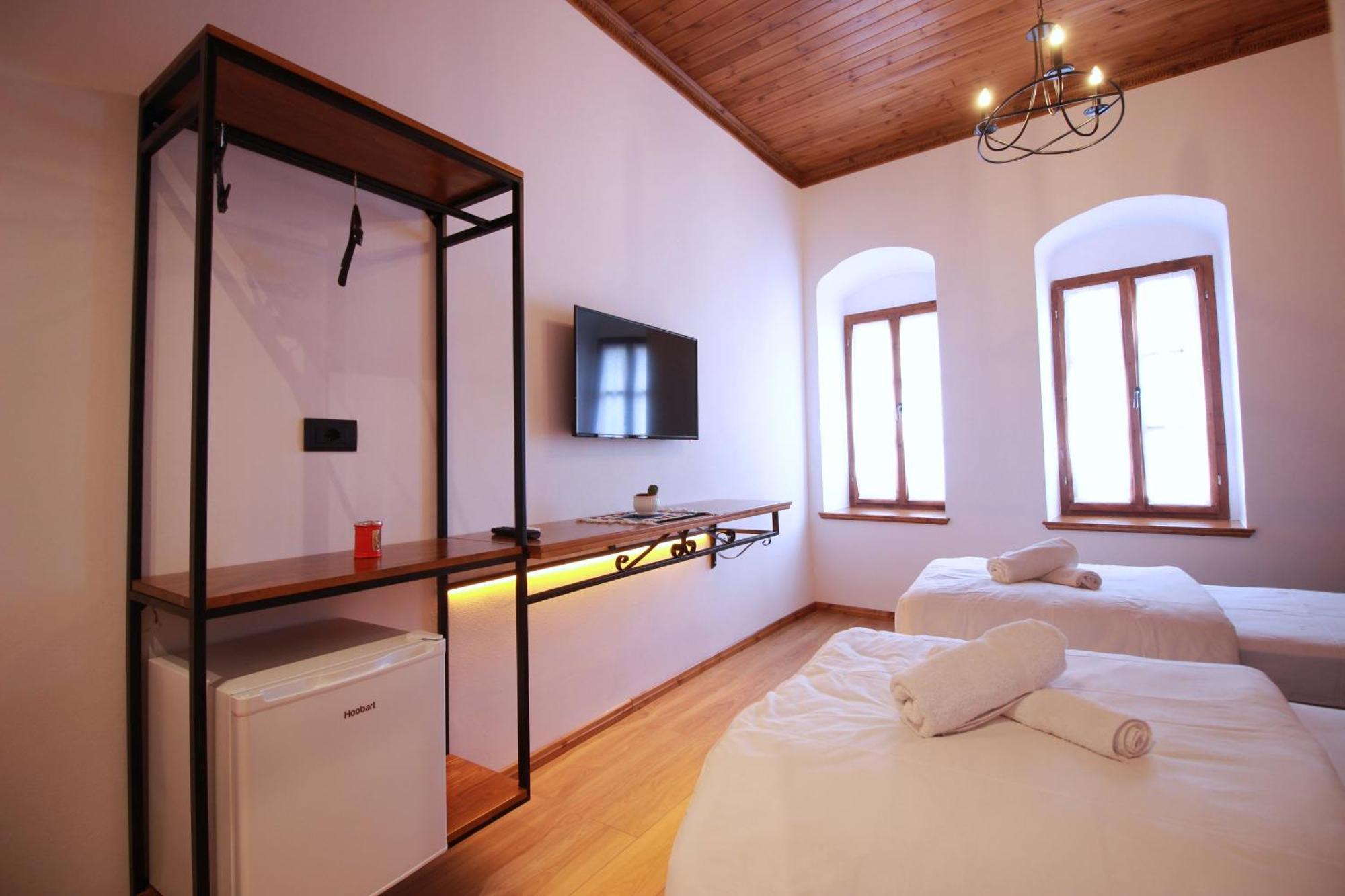 Grey Stone Hotel Gjirokaster Luaran gambar
