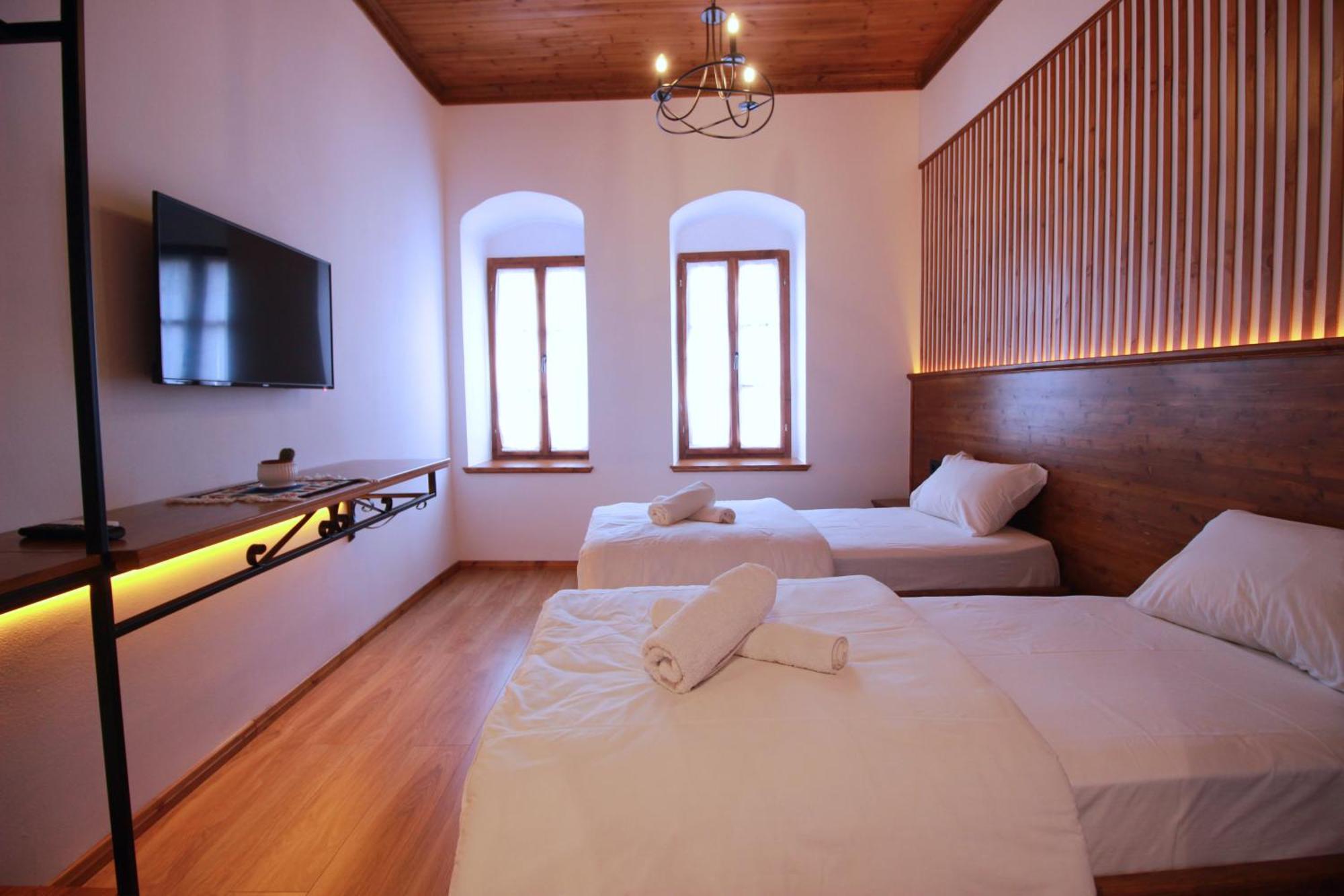 Grey Stone Hotel Gjirokaster Luaran gambar