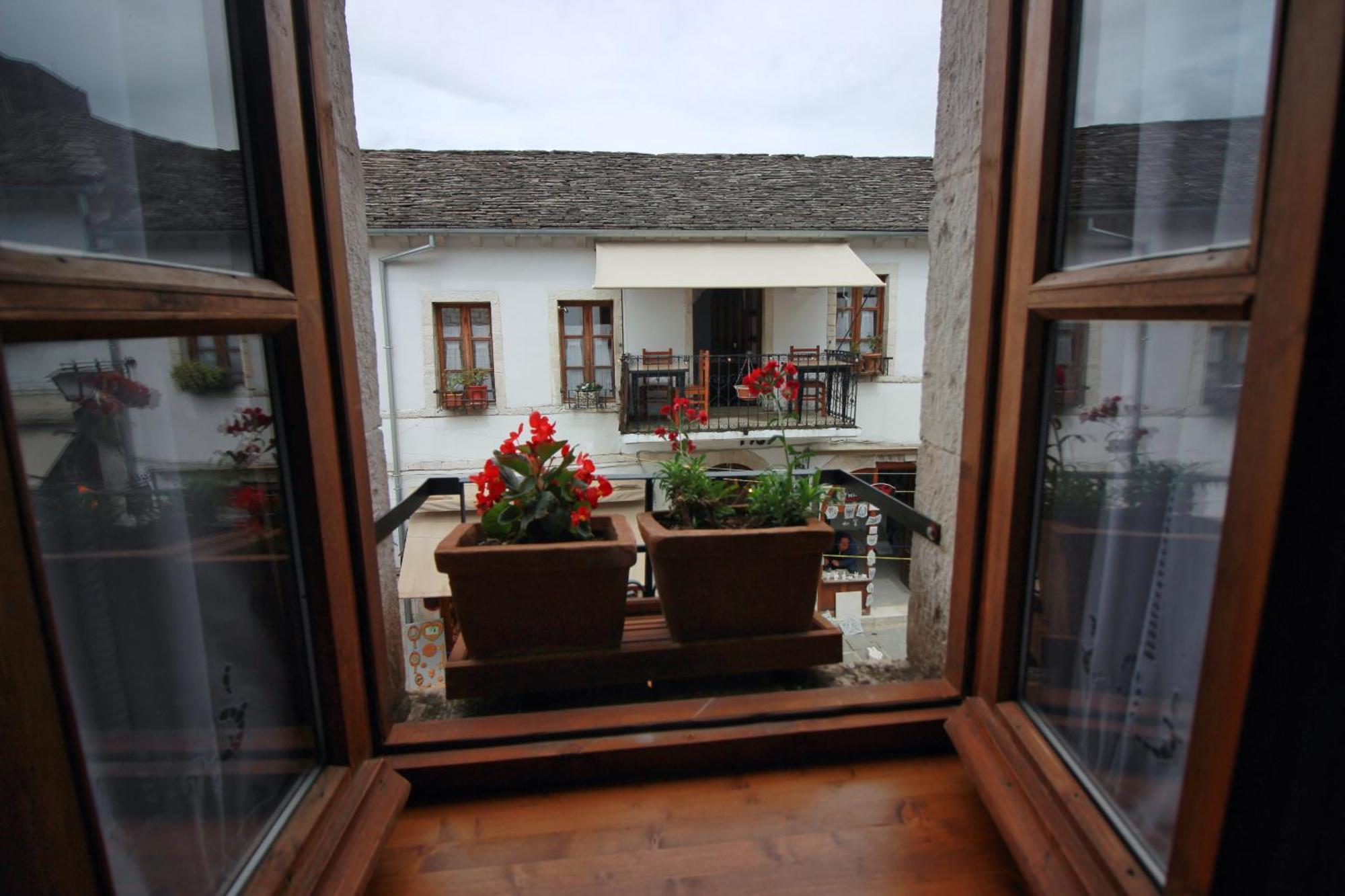 Grey Stone Hotel Gjirokaster Luaran gambar