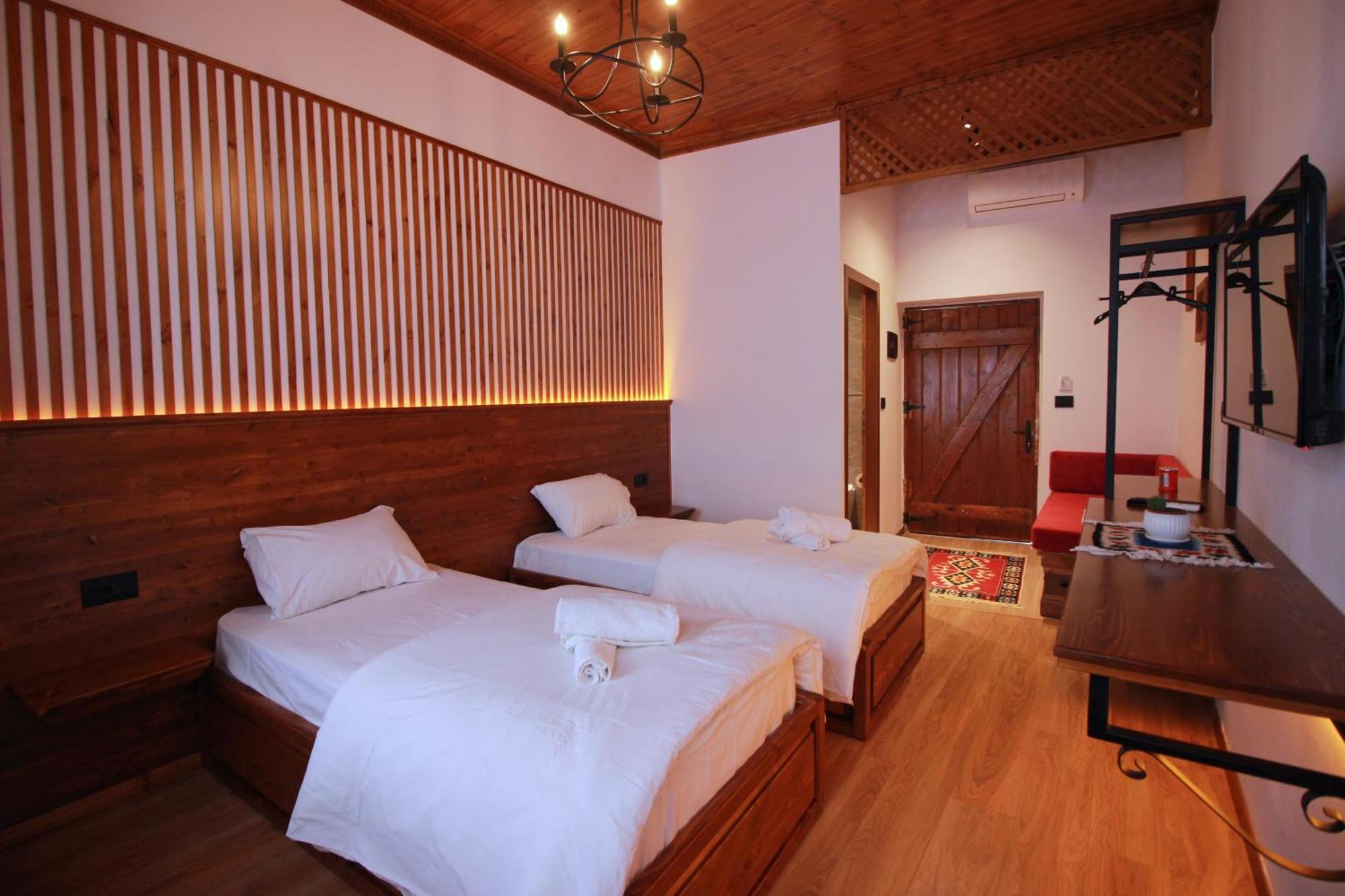 Grey Stone Hotel Gjirokaster Luaran gambar