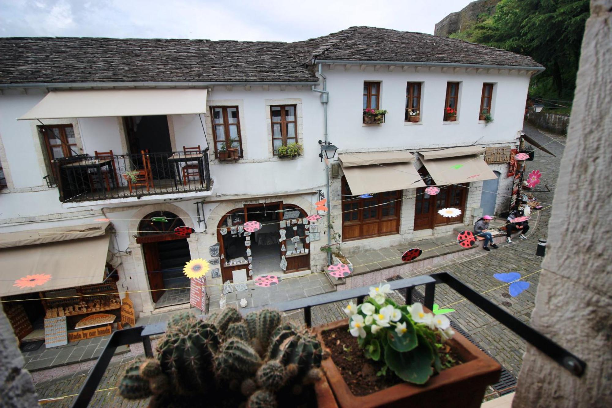 Grey Stone Hotel Gjirokaster Luaran gambar